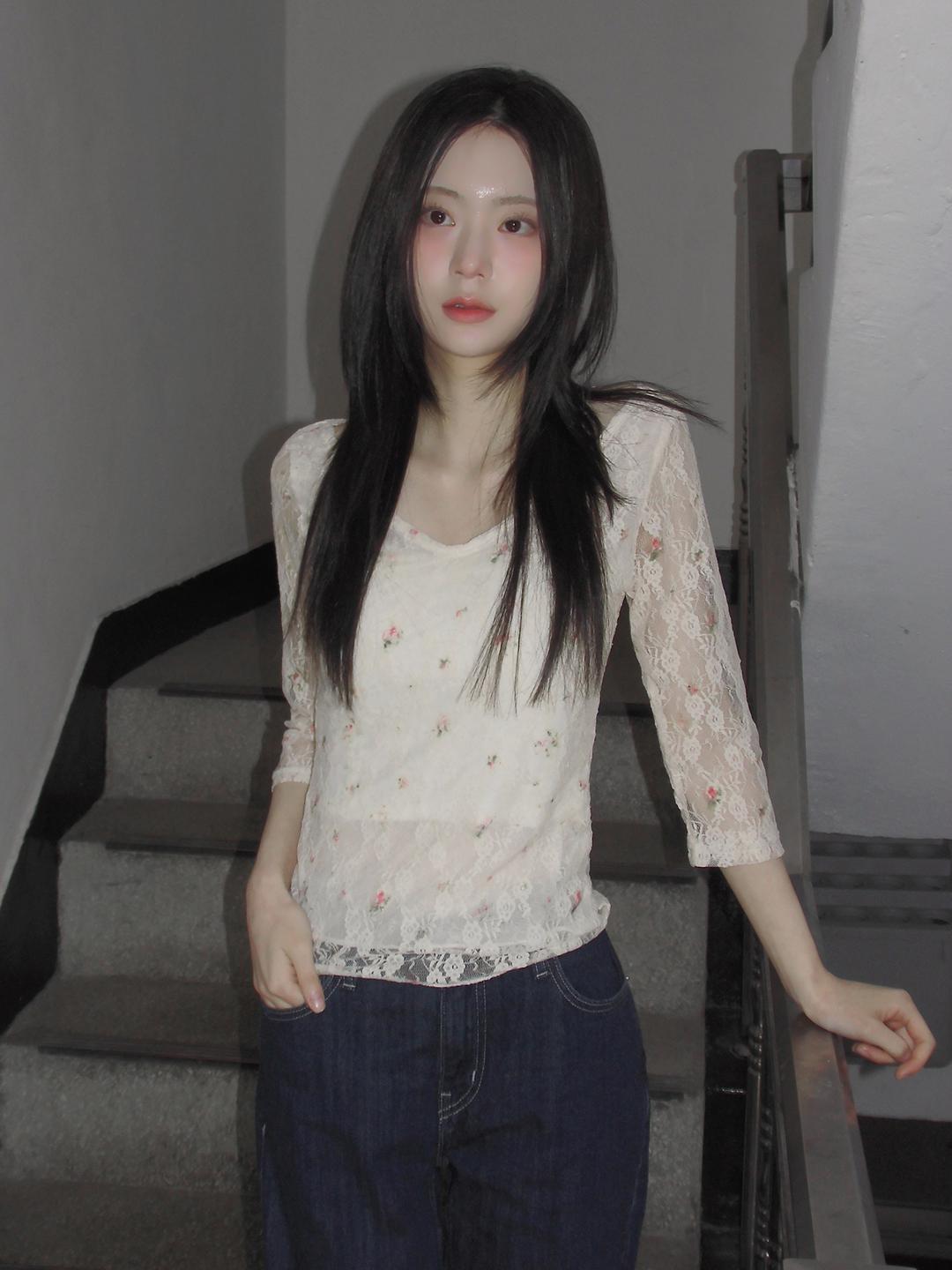 시프트에잇 [MADE🖤/빈티지/여리슬림핏] 핑크 로즈 플라워 레이스 딥 브이넥 티셔츠 블라우스 2color