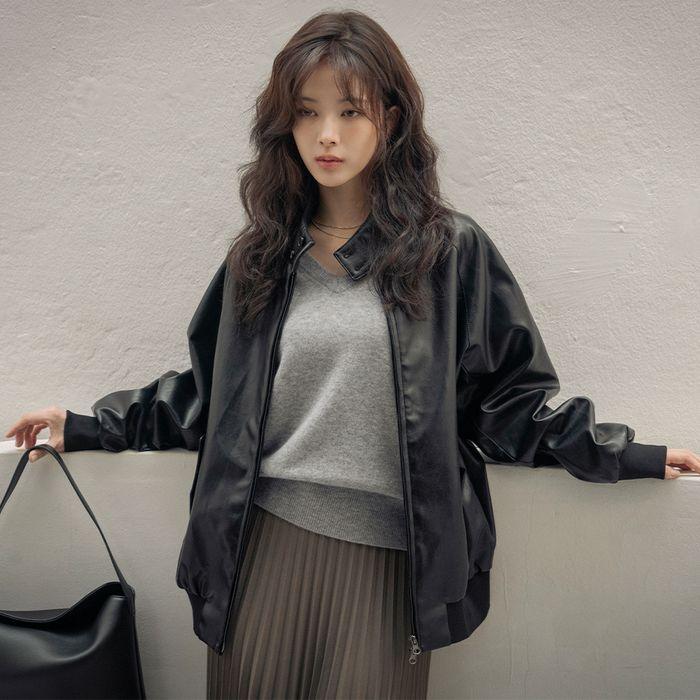 SIOT4111 페이크 레더 바라쿠타 자켓_Black