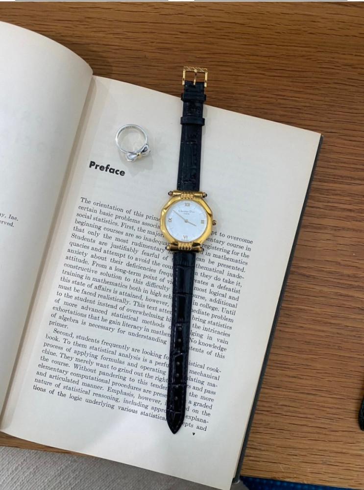 [중고] Christian Dior Octagon gold metal leather watch (크리스찬 디올 옥타곤 골드 메탈 시계)