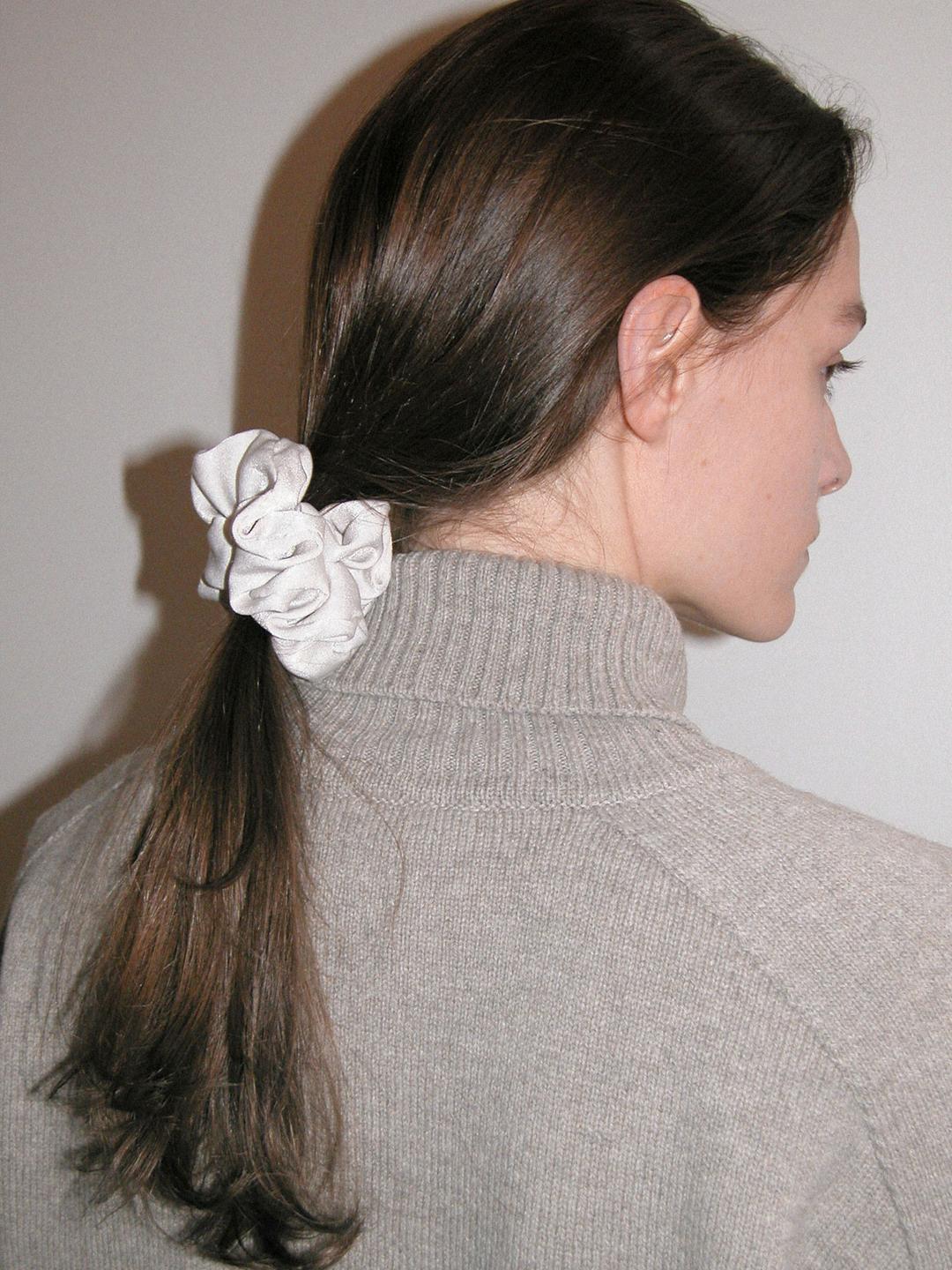Satin Suede Scrunchie_Beige