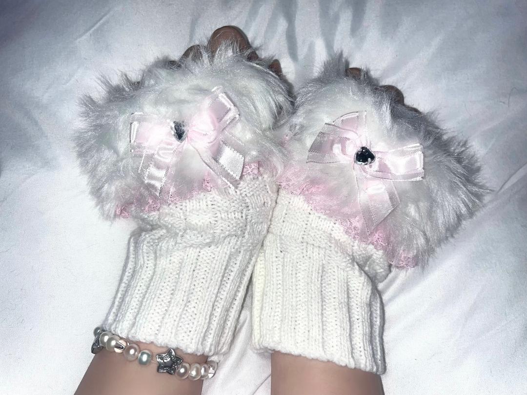 FLUFFY HAND WARMER (white)