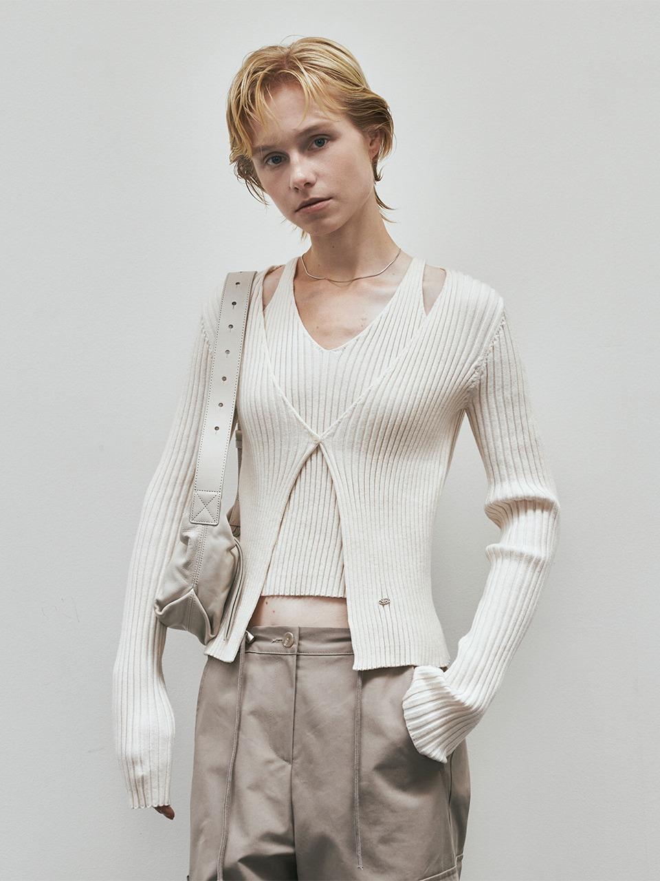 [10/24 순차 출고] Cut Out Ribbed One Button Cardigan (Ivory)
