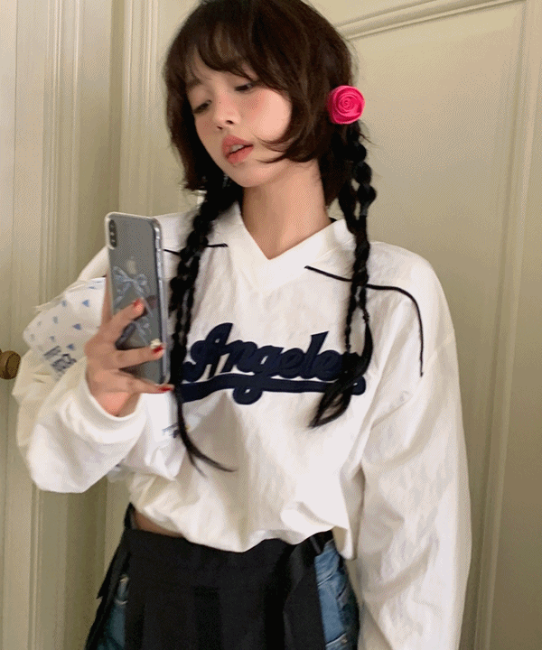 [바스락원단!/블록코어룩]스포티지 나일론 브이넥 크롭 맨투맨(2col)