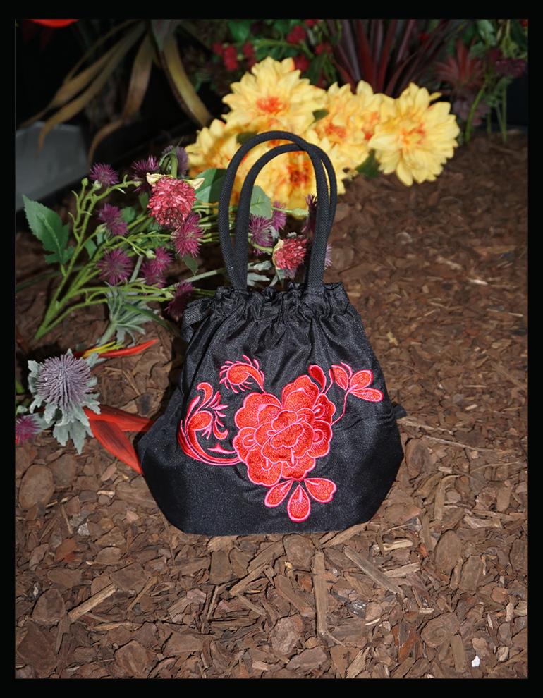 red flower pouch [홍화 플라워 파우치]