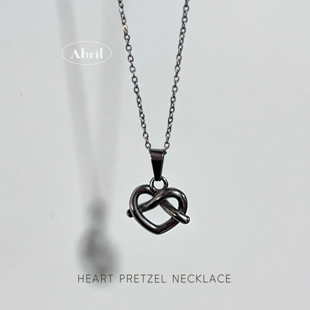[아브릴] Heart Pretzel Necklace