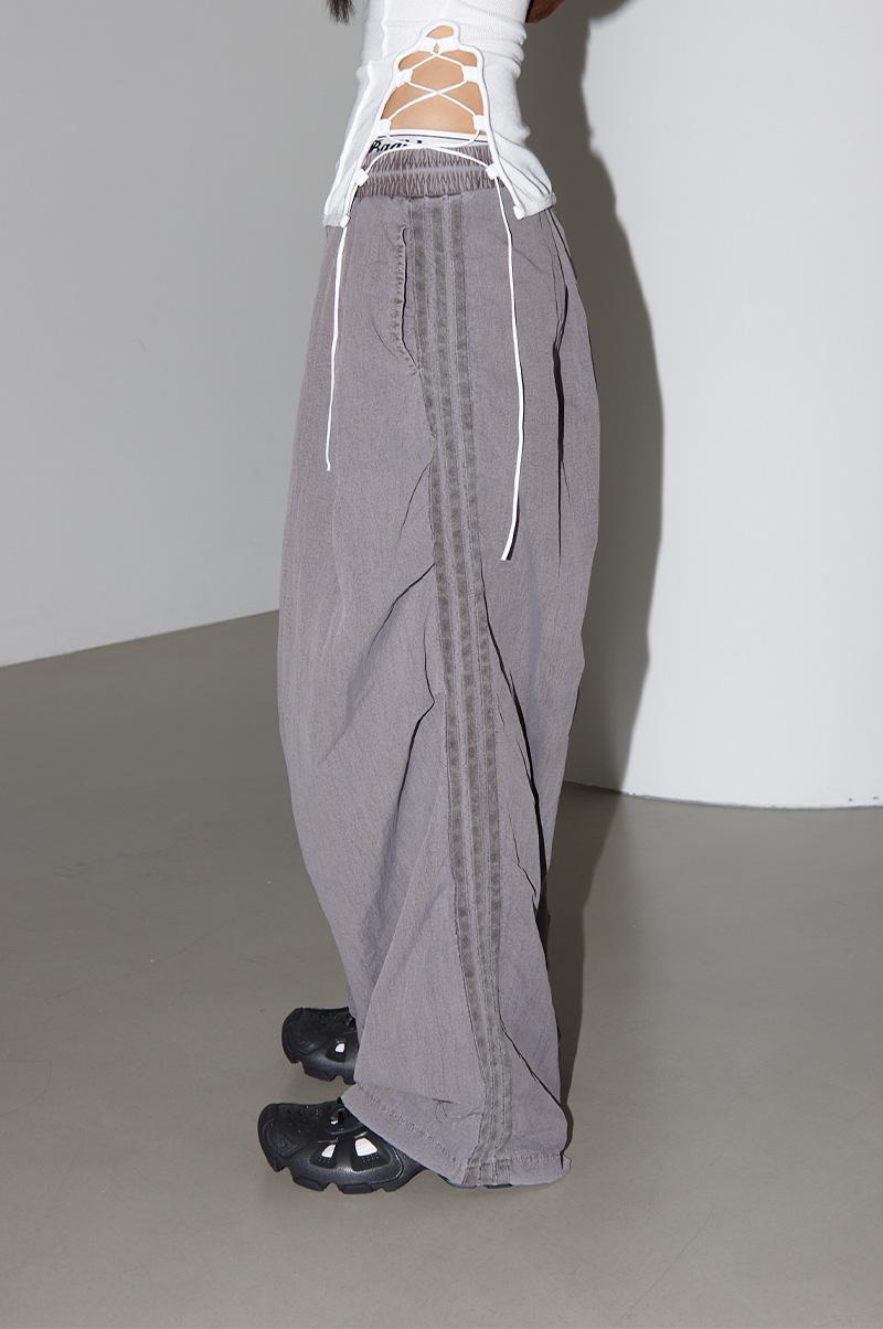 JAY SIDE TRACK PIGMENT PARACHUTE PANTS