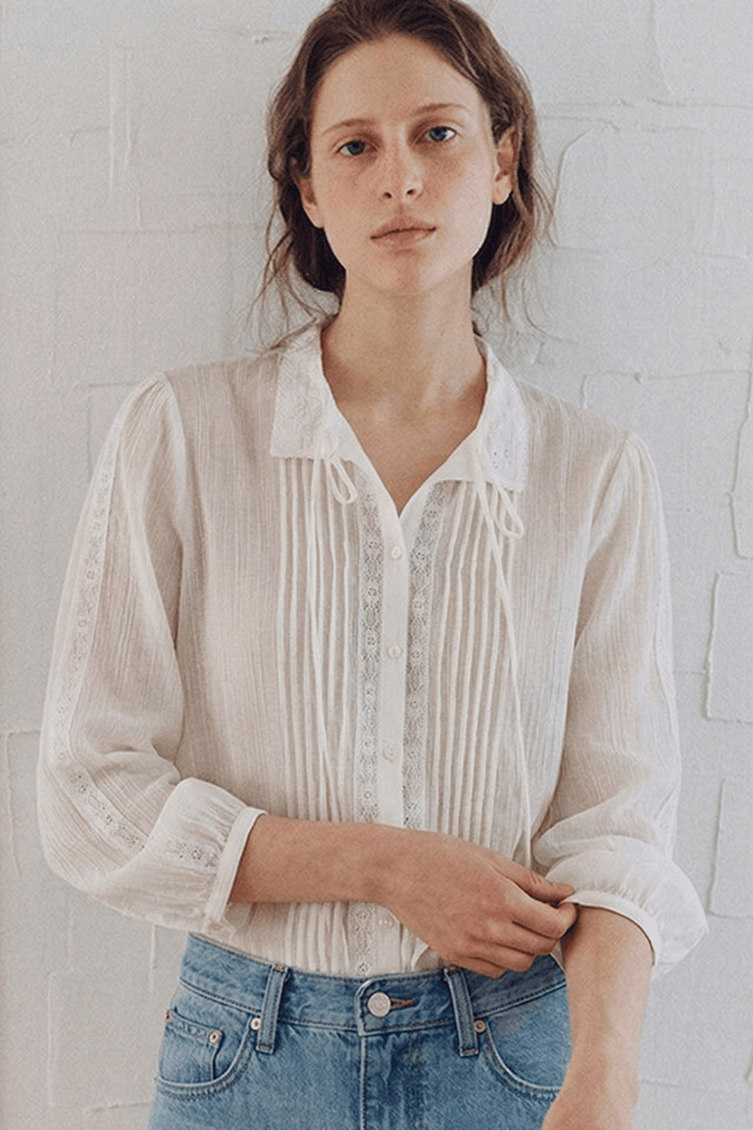 lace pin-tuck blouse (white)