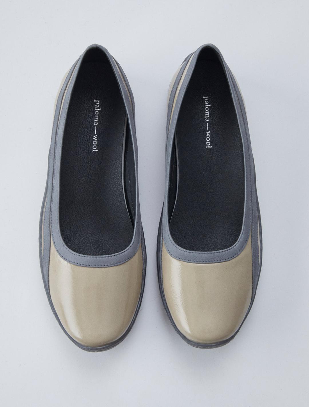 KM006-Ecru sporty ballet flats with a rubber sole and contrasting line details