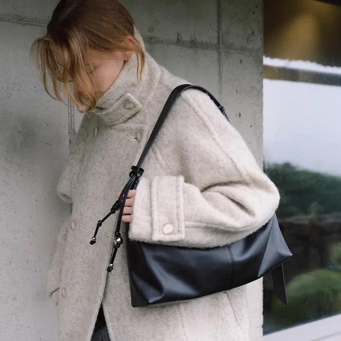 테이브 숄더백 Tave Shoulder Bag_Black