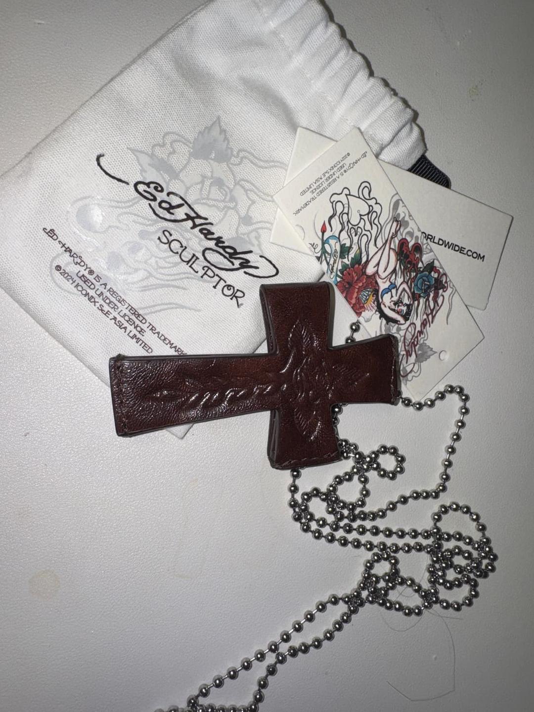 스컬프터 에드하디 콜라보 십자가 가죽 목걸이 브라운 | 후루츠패밀리
