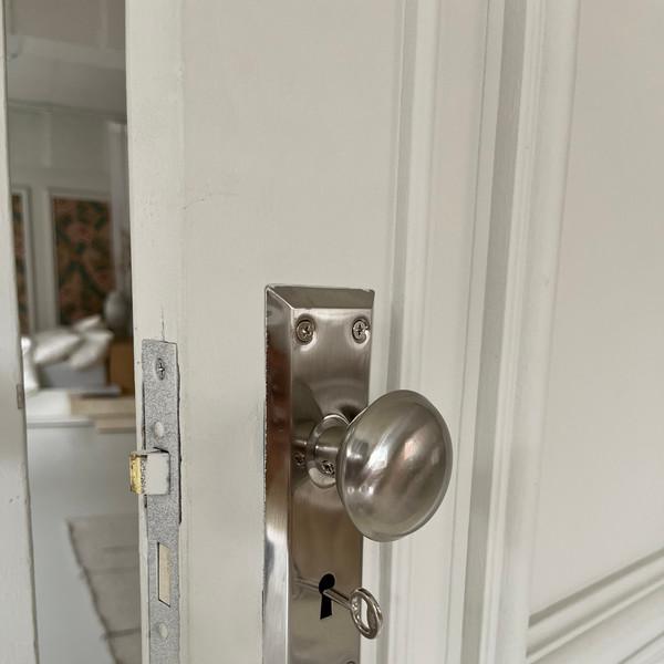 [SELECTED] Door Lock B (Middle)
