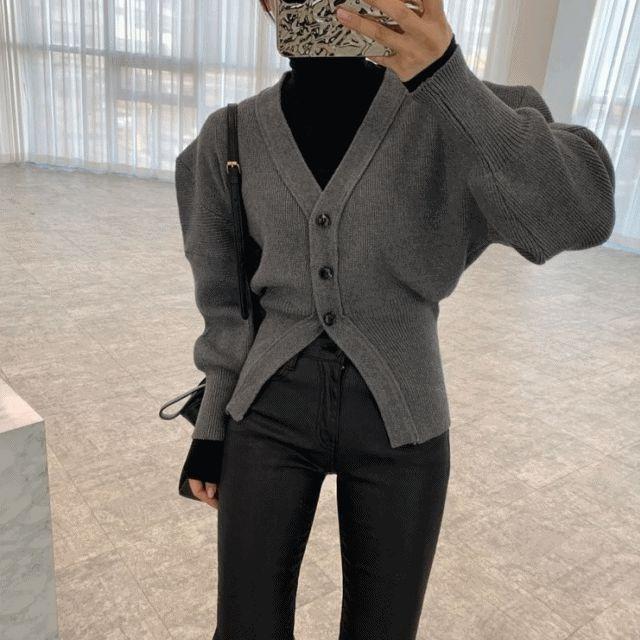 당일출고 [무배] 베이직 딥 브이넥 버튼 오버핏 긴팔 시보리 니트 가오리가디건 (2C) 니트가디건 퍼가디건 크롭가디건 오버핏가디건 브이넥가디건 여름가디건 앙고라가디건 롱가디건 꽈배기가디건 볼레로가디건 떡볶이가디건 집업가디건 부클가디건 카라가디건 트위드가디건 울가디건 랩가디건 나시가디건 골지가디건 캐시미어가디건 겨울가디건 뽀글이가디건 퍼프가디건 리본가디건