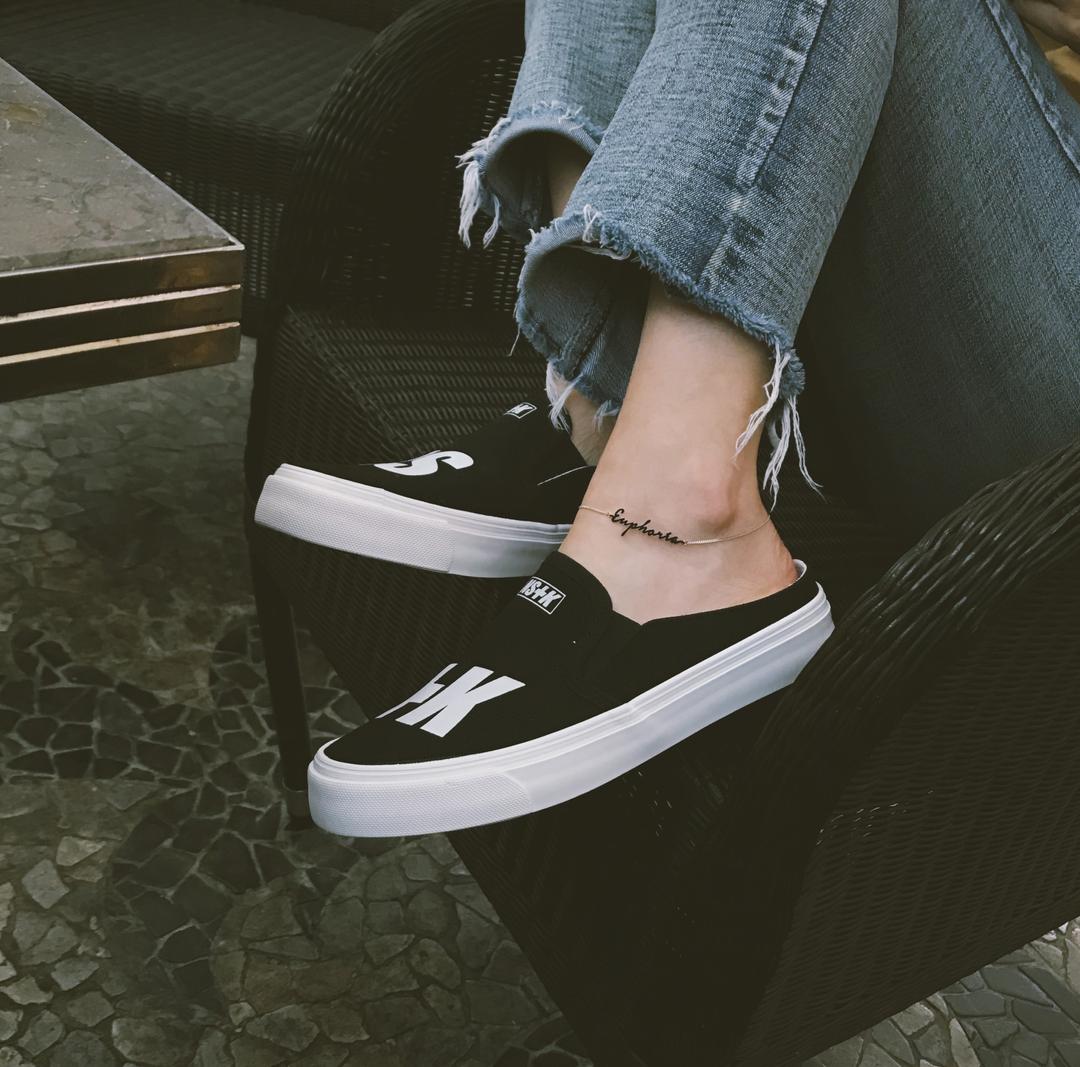 éclat tattoo anklet