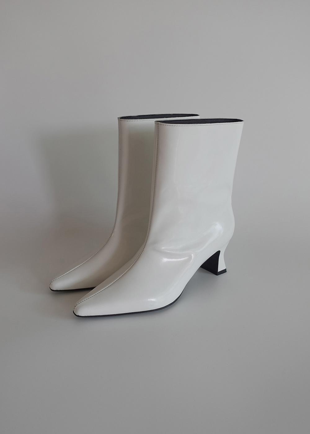 Becca Ankle boots / white