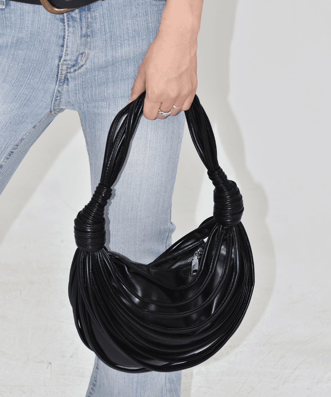 모드니치 DRAPE LEATHER HOBO BAG