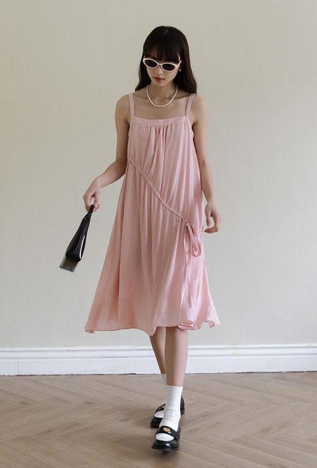 OMONT 텍스처 스트랩 원피스 (핑크)
