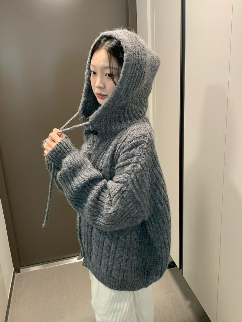 모브앤로지 데일리 폭닥 오버핏 꽈배기 버튼 후드 가디건 (2color)