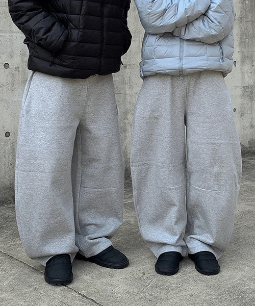 [남여공용/기모선택] 다트 커브드 스트링 트레이닝 팬츠 (2 color / 4 size)