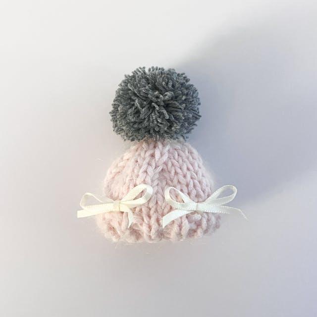 winter bell beanie - pink/white ribbon