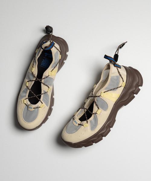 발레 스니커즈(5XM02417H758)