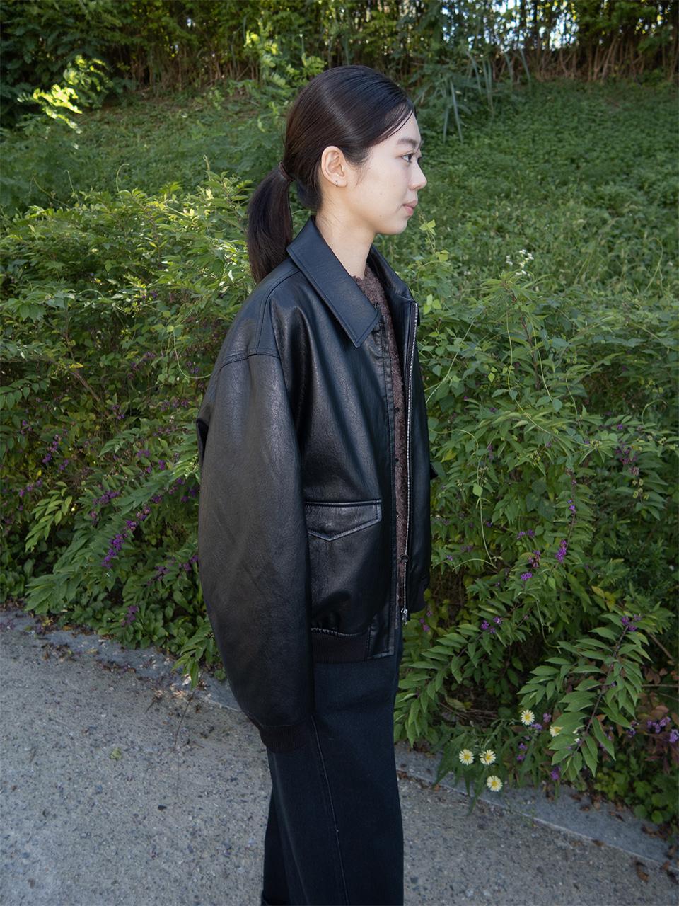 faux leather bomber (black)