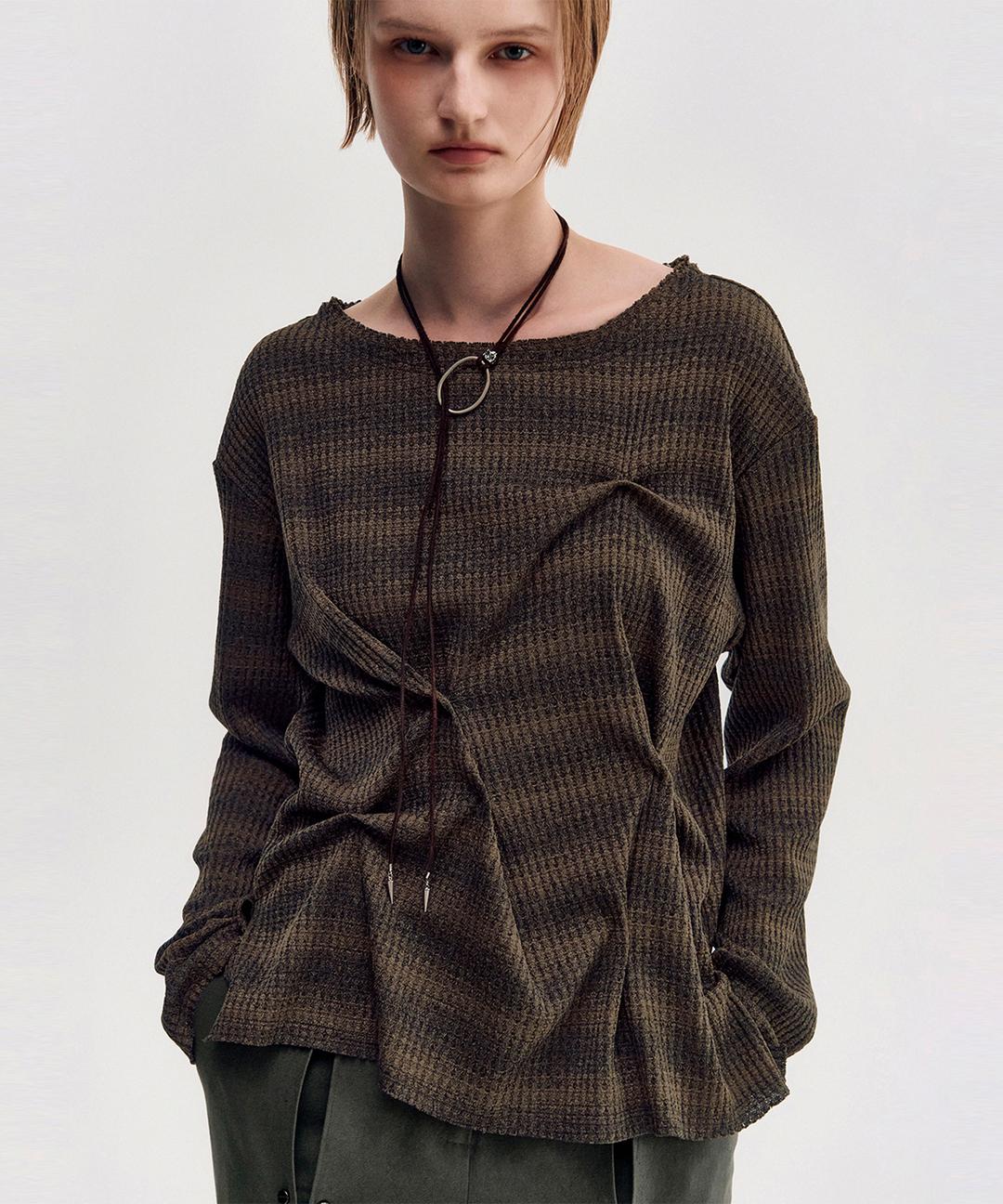 DOZI - Raw Edge Pinched Pullover _ BROWN