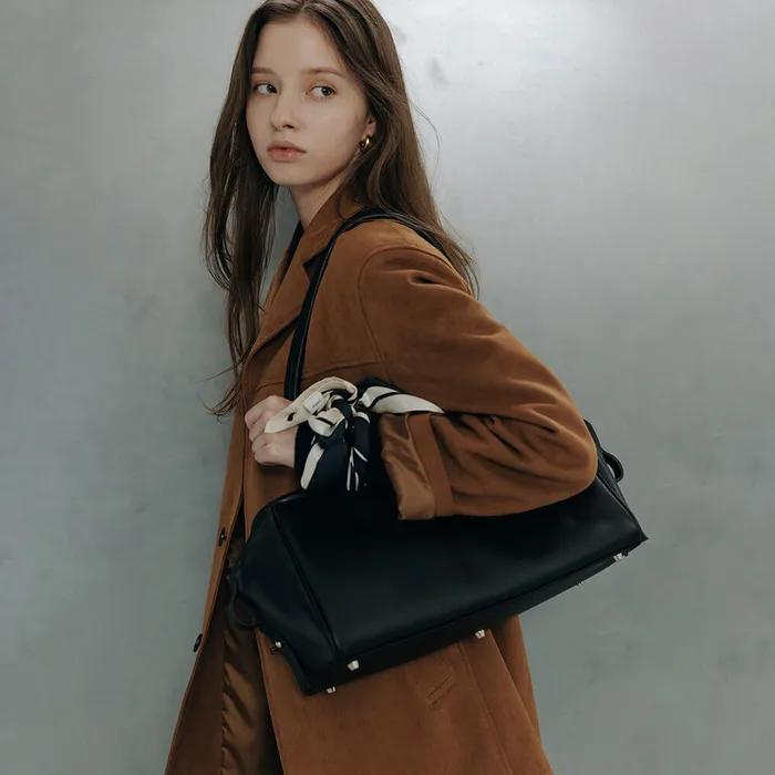 SOFT FRAME SHOULDER BAG BLACK_UDBA5F209BK