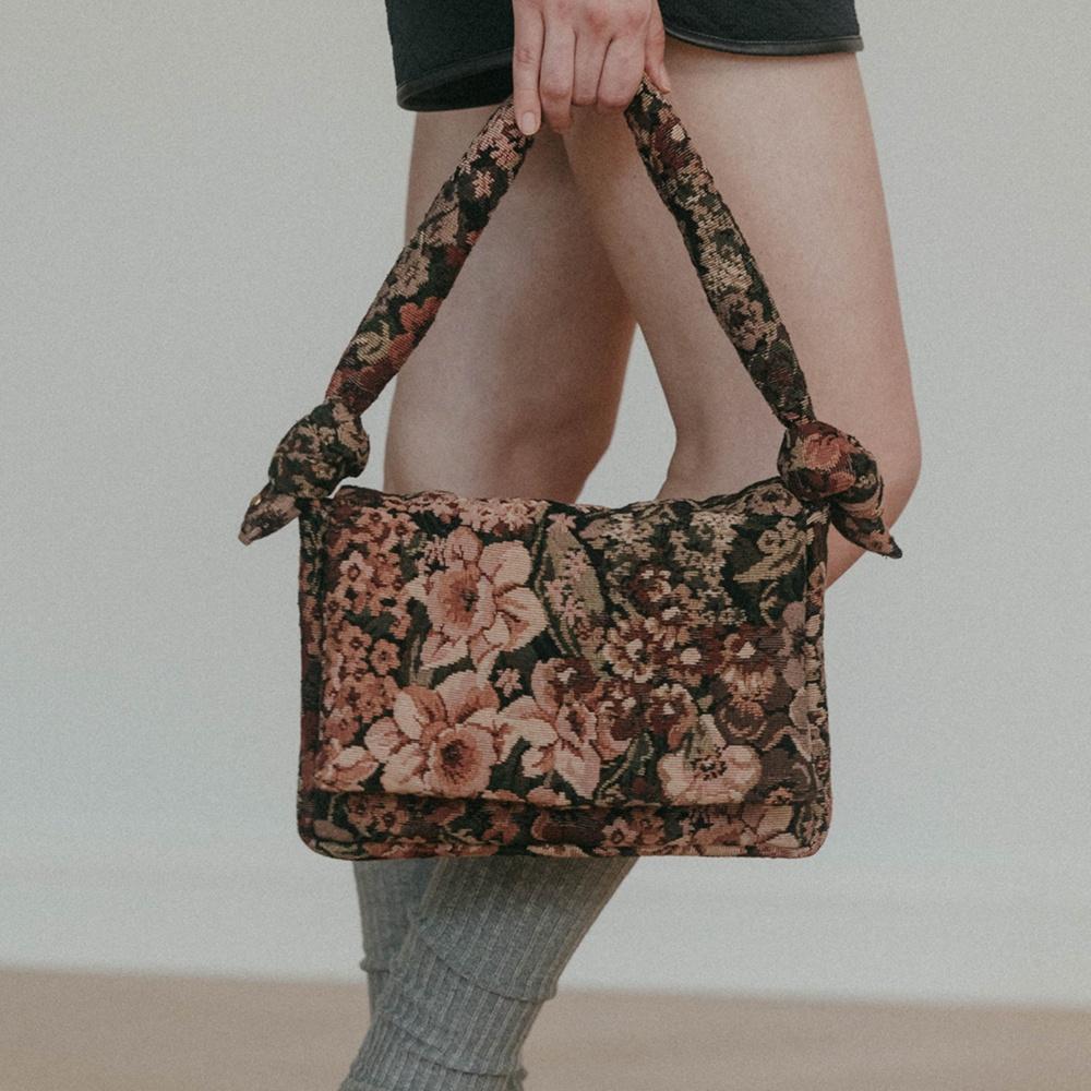 [3차 11/17 예약배송] Antique Jacquard Bag (Brown)