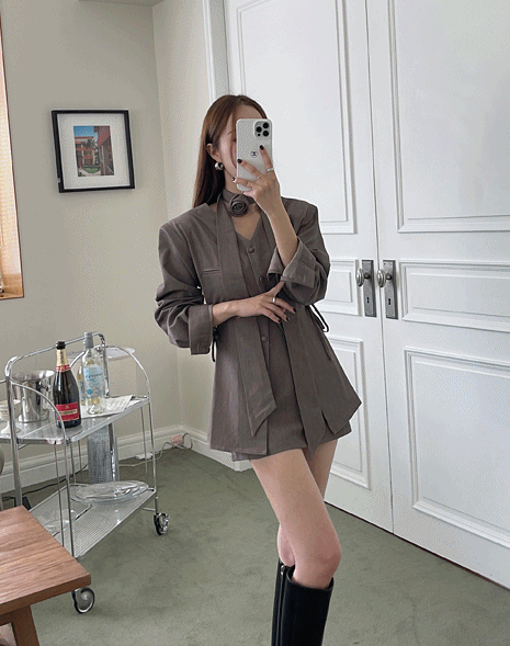 라라룸 로즈 타이 라인 패드 셔츠