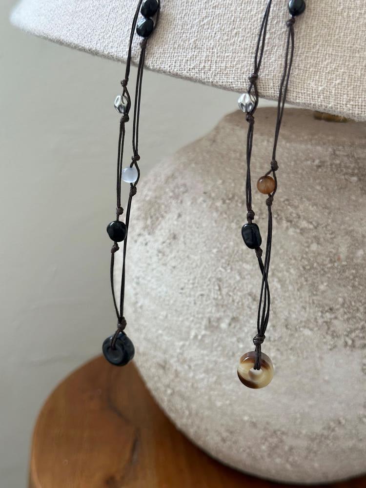 브라운 스트링 빈티지 원석 롱 목걸이 (2color/길이 조절 가능)