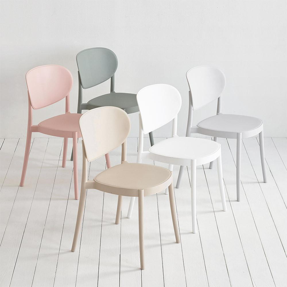 편안한 플라스틱 카페 의자 모음 식탁 에그 체어 인테리어 디자인