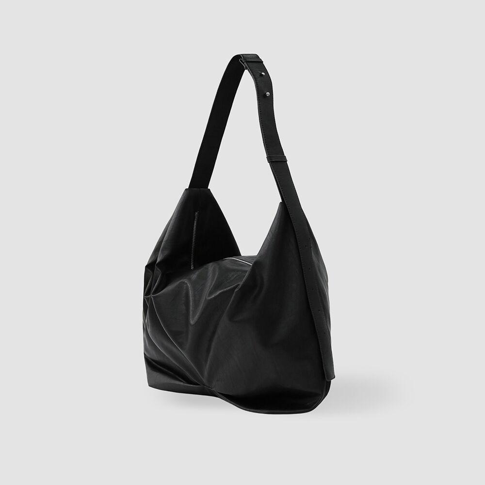 버핑레더 플리츠 숄더백_Black