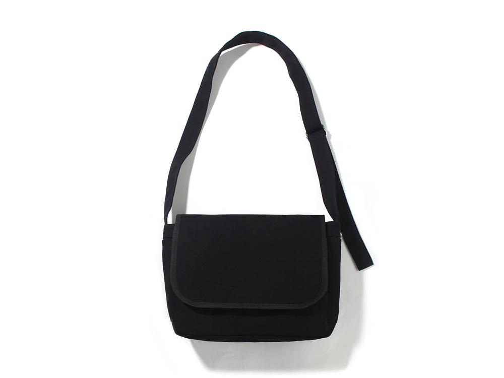 BASIC FLAP MESSENGER TOTE-BLACK