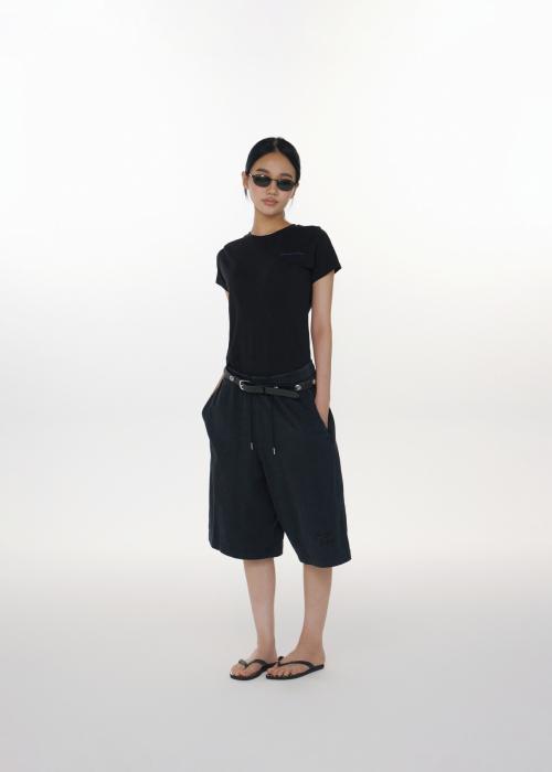 Attends for cuteness tee (Black)