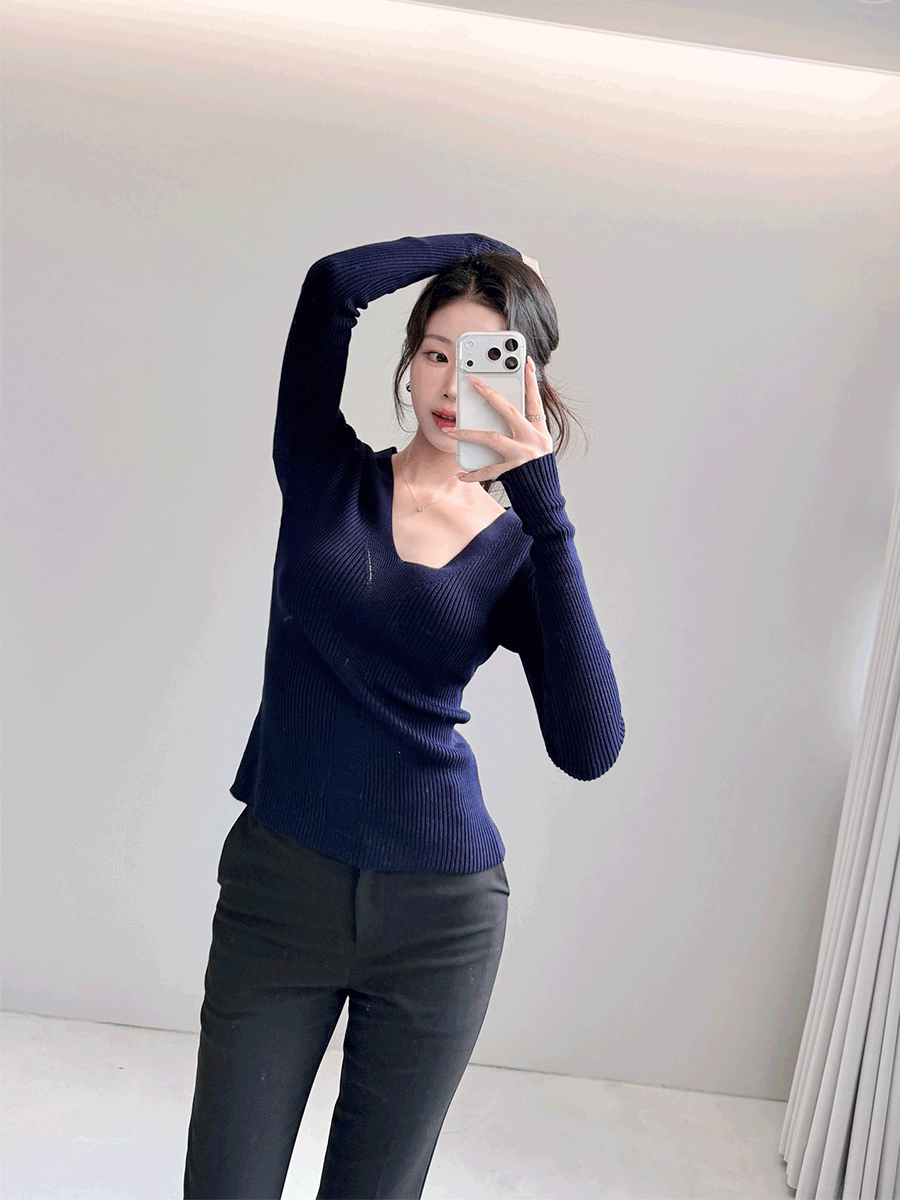 밀착 브이 골지 니트