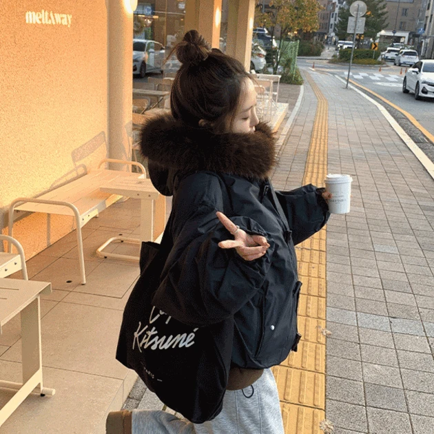 [포근] 후드 퍼 카라 핀턱 오버핏 더플 패딩