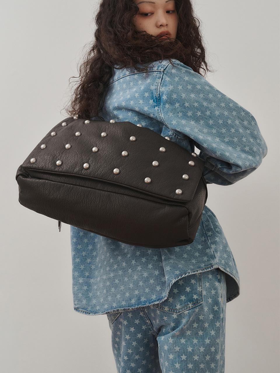 [PLZPROJECT]FREAKY STUD LEATHER MESSENGER BAG, DARK BROWN