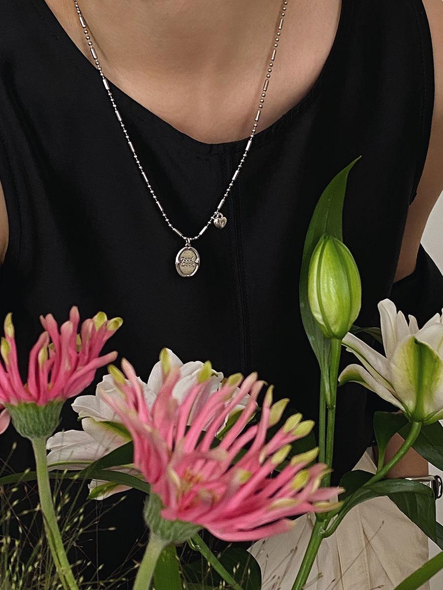 (S) salmon vintage silver necklace