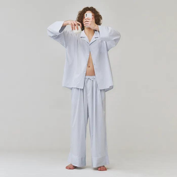 [12/22 예약 출고] [29CM 단독] (uni)도미토리 더블 티킹 스트라이프 파자마 화이트블루