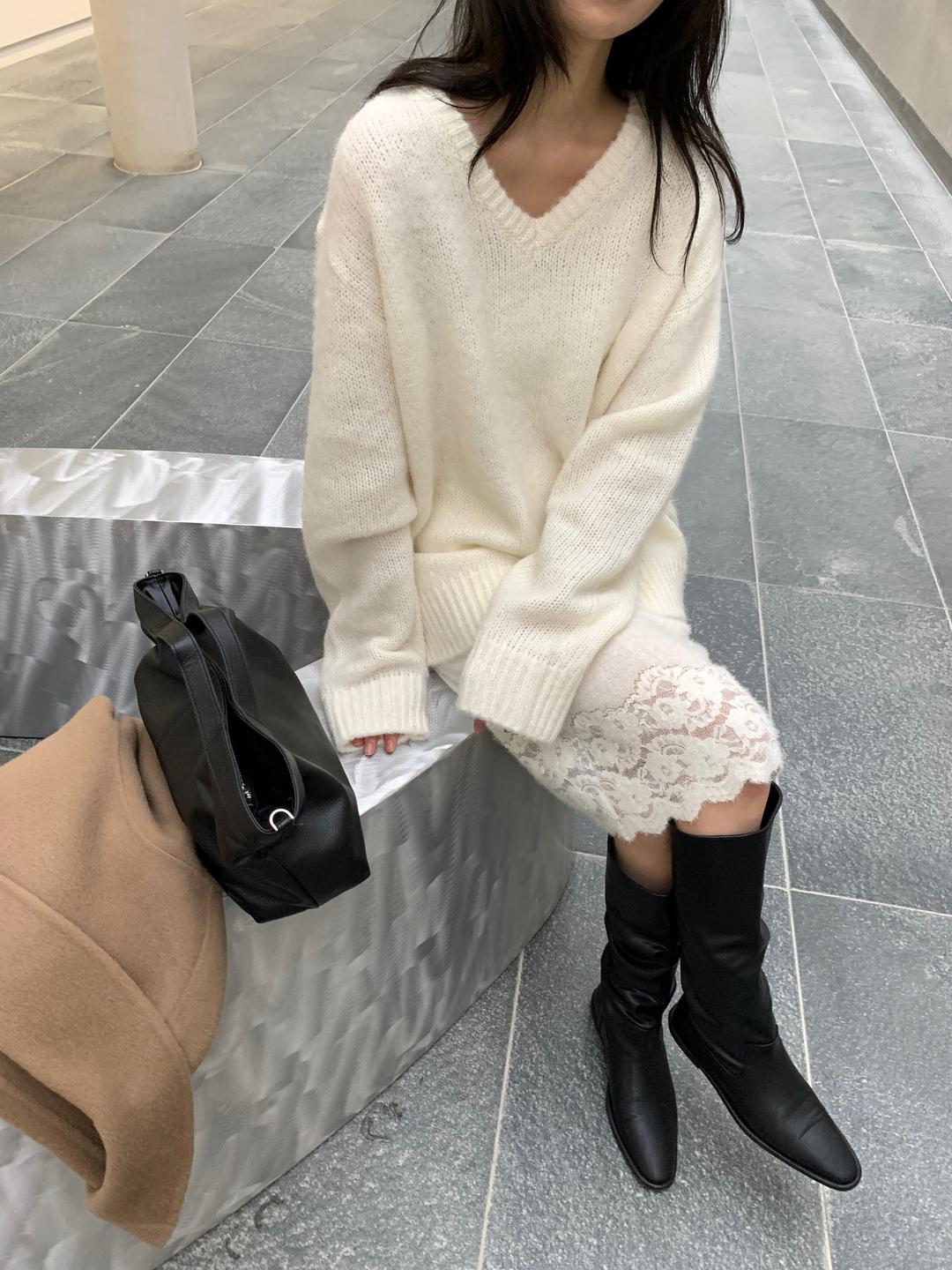 프릴리 AA. Lace Hem Midi Knit Skirt