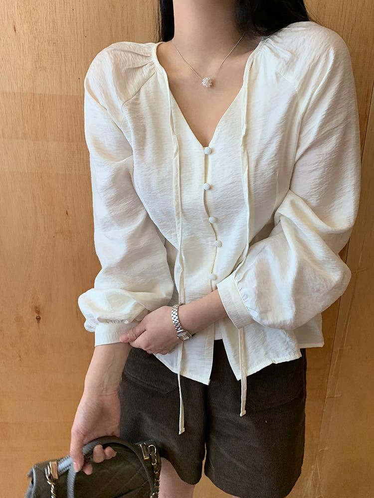 [룸룸] 로맨틱 셔링 블라우스 (3color)