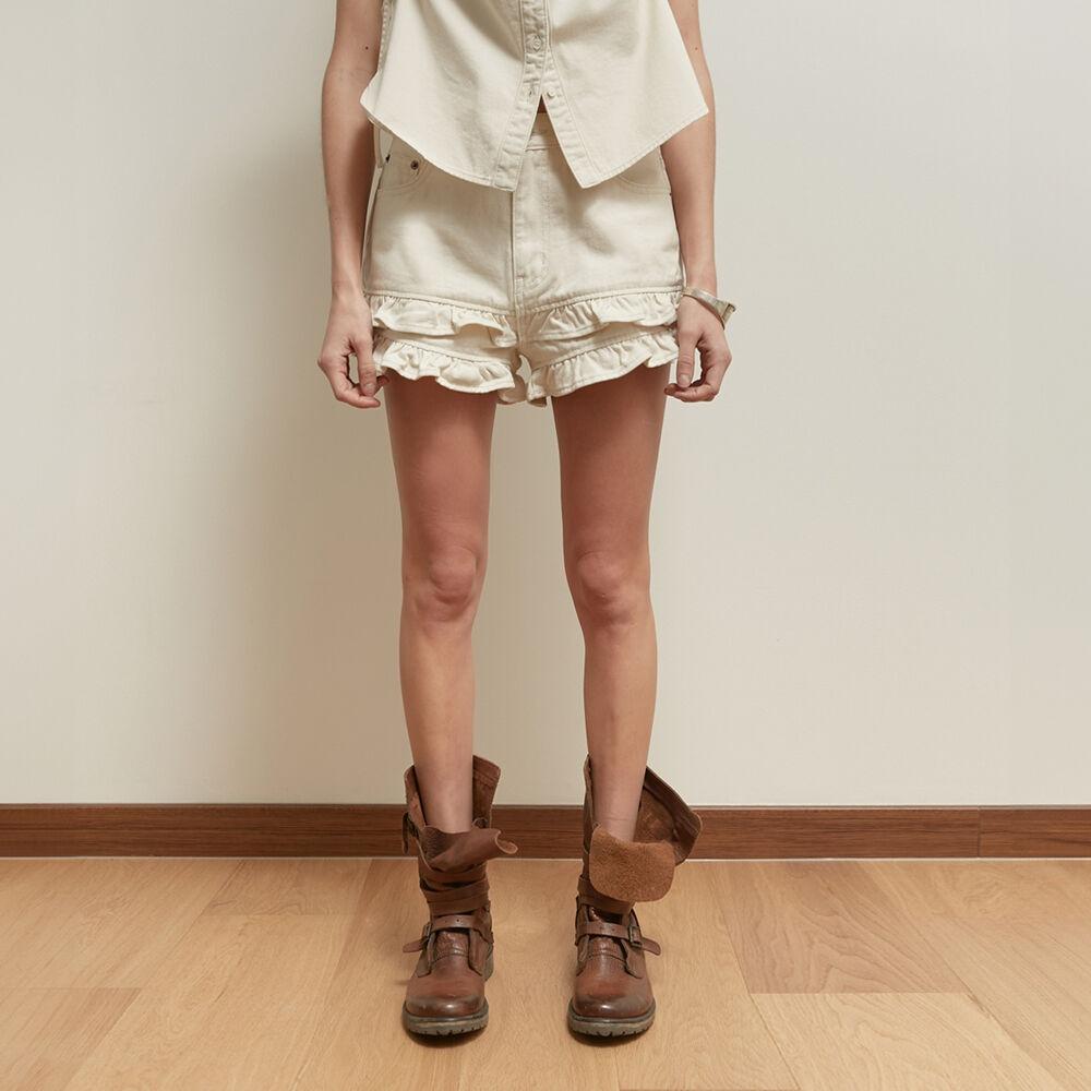 FRILL FLARE DENIM SHORTS [IVORY]