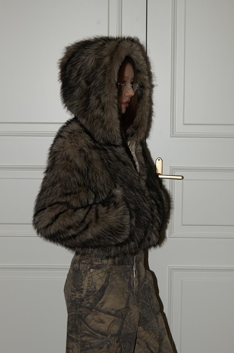 WOLFY CROPPED FUR JACKET
