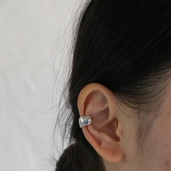 Minor Ear Cuff (Silver)