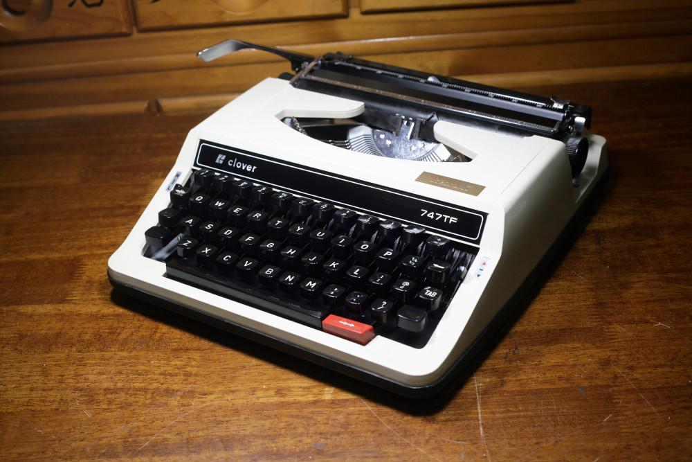 [중고] 크로바747TF 영문타자기 수동타자기