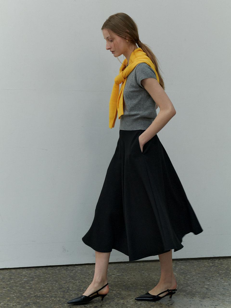 FLARED LONG SKIRT - BLACK