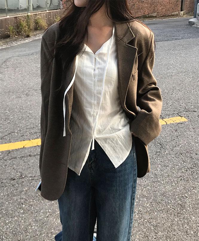 니어웨어 에쿠 핀턱 블라우스 (2color) 끈블라우스/여리핏/데이트룩/단추블라우스/버튼