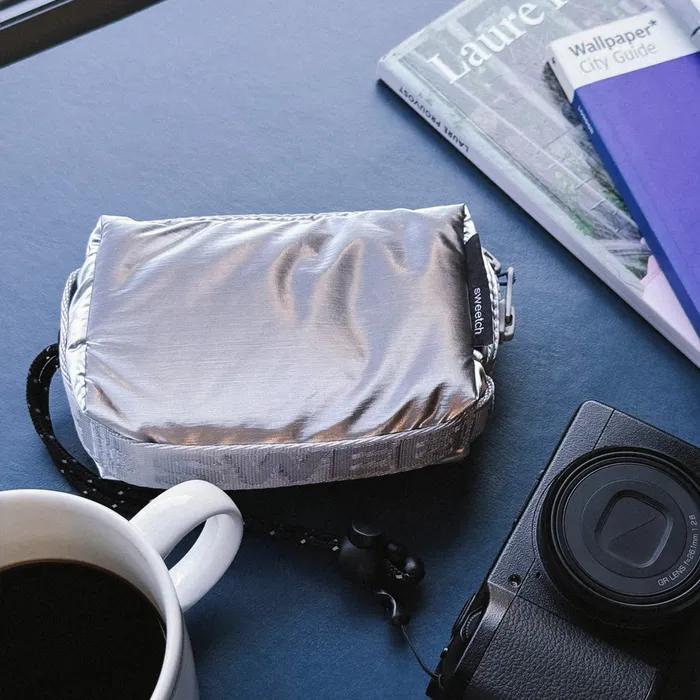 CAMERA POUCH 001 Silver
