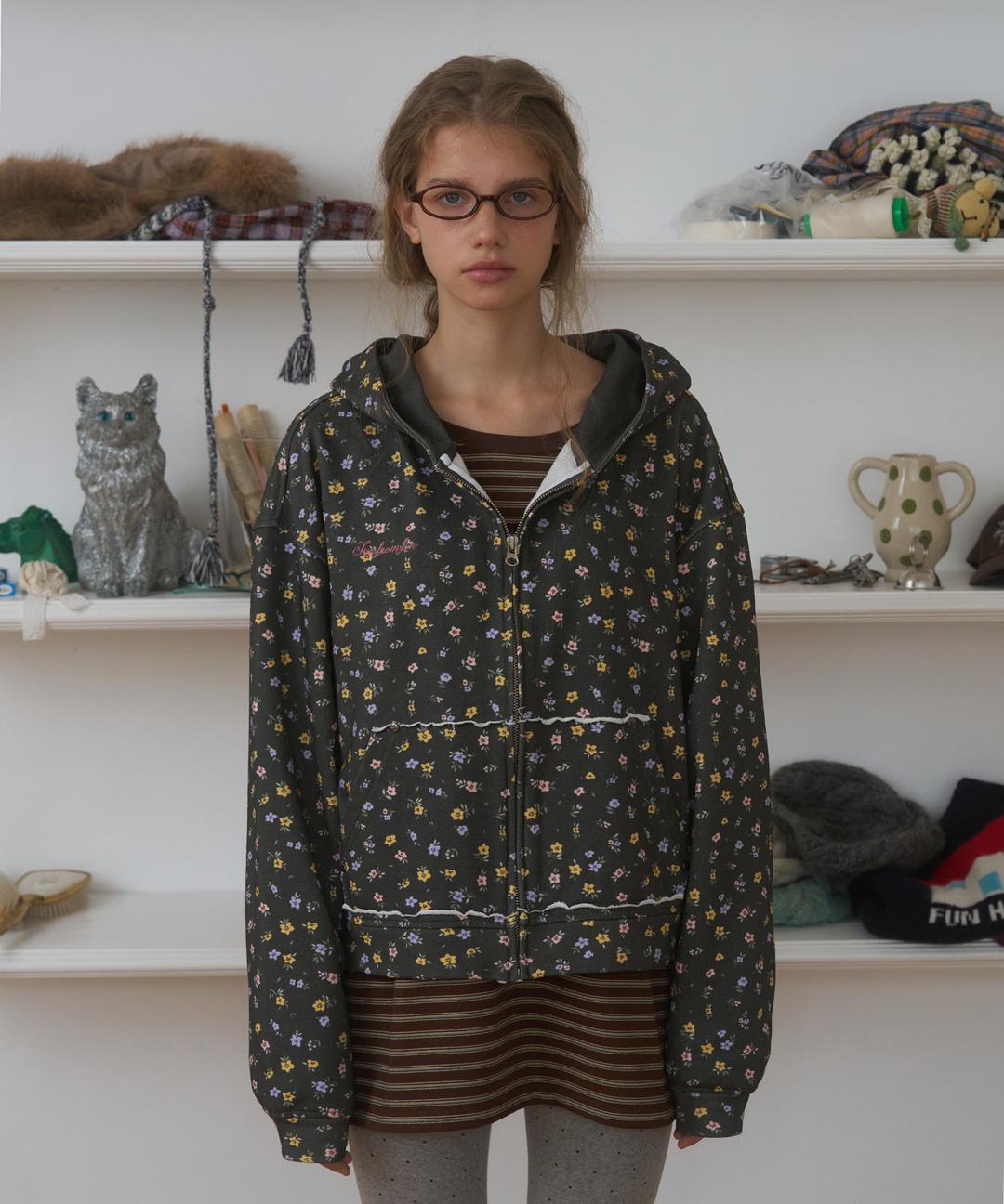 Patch Pointed Hoodie, Black