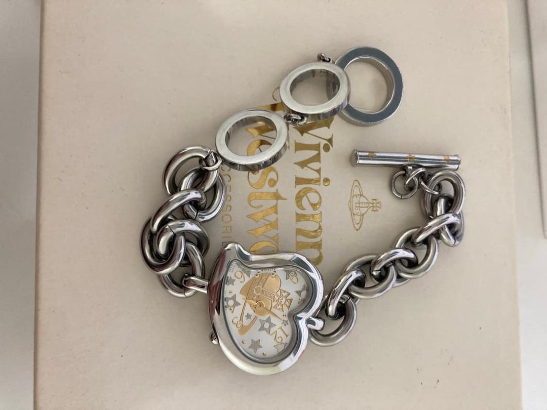 비비안웨스트우드 하트 시계 | 후루츠패밀리